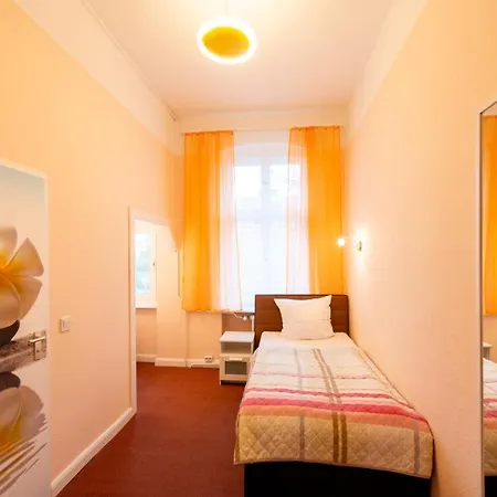 Pensión Dahlem 3*