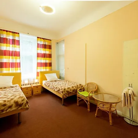 Pensión Dahlem 3*